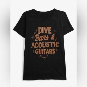 Maurices XXL Dive Bars Acoustic Guitar Classic fit graphic tee